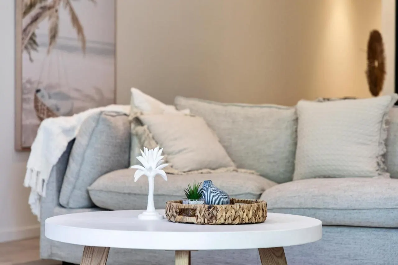 Modern Palms Getaway Villa Gold Coast 0*,  Australia