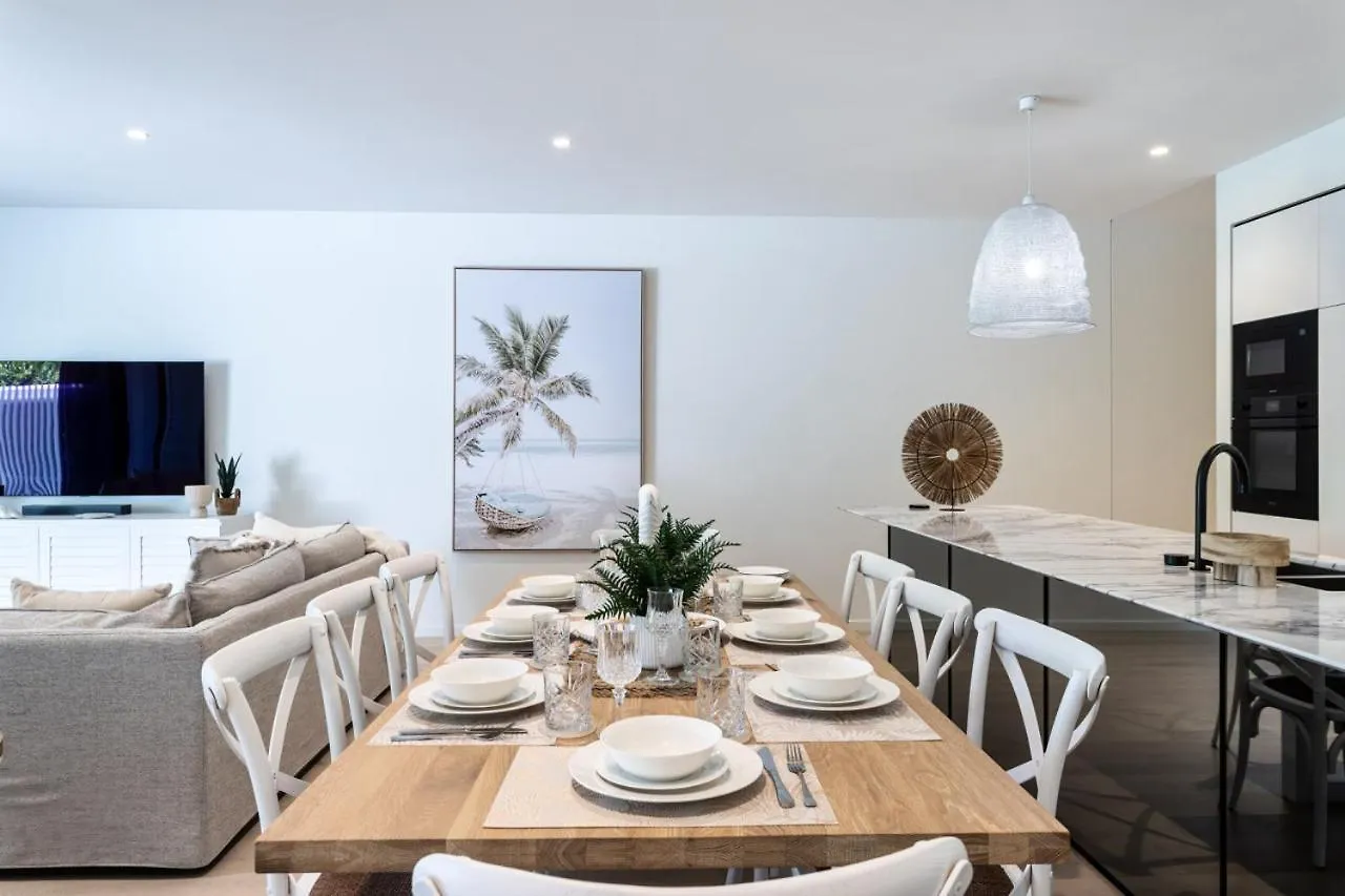 Modern Palms Getaway Villa Gold Coast Holiday home