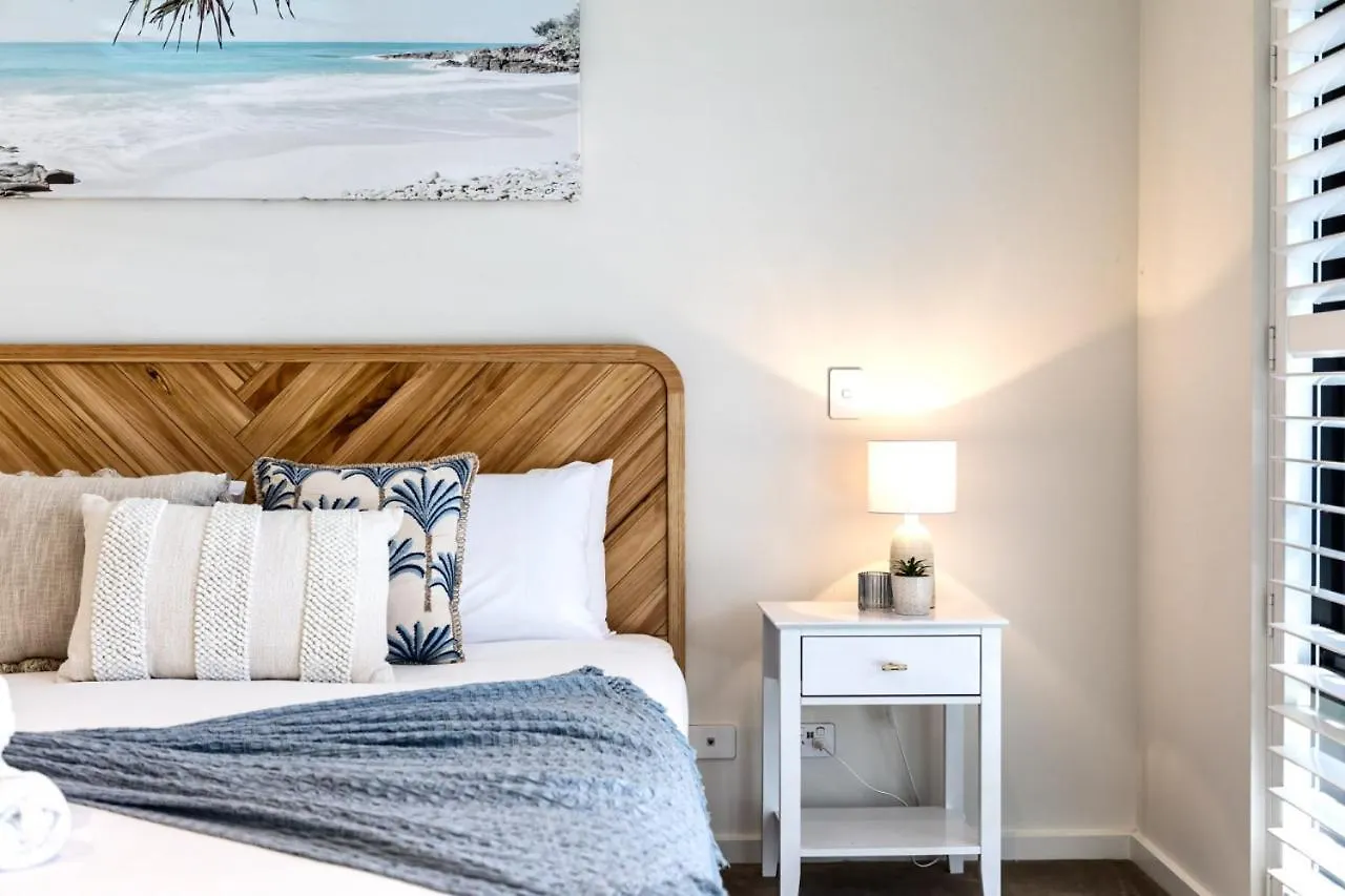 Modern Palms Getaway Villa Gold Coast