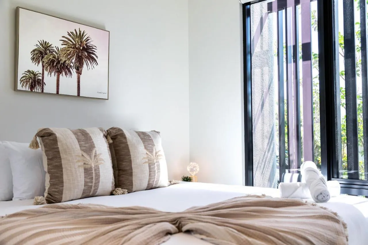 Modern Palms Getaway Villa Gold Coast Holiday home