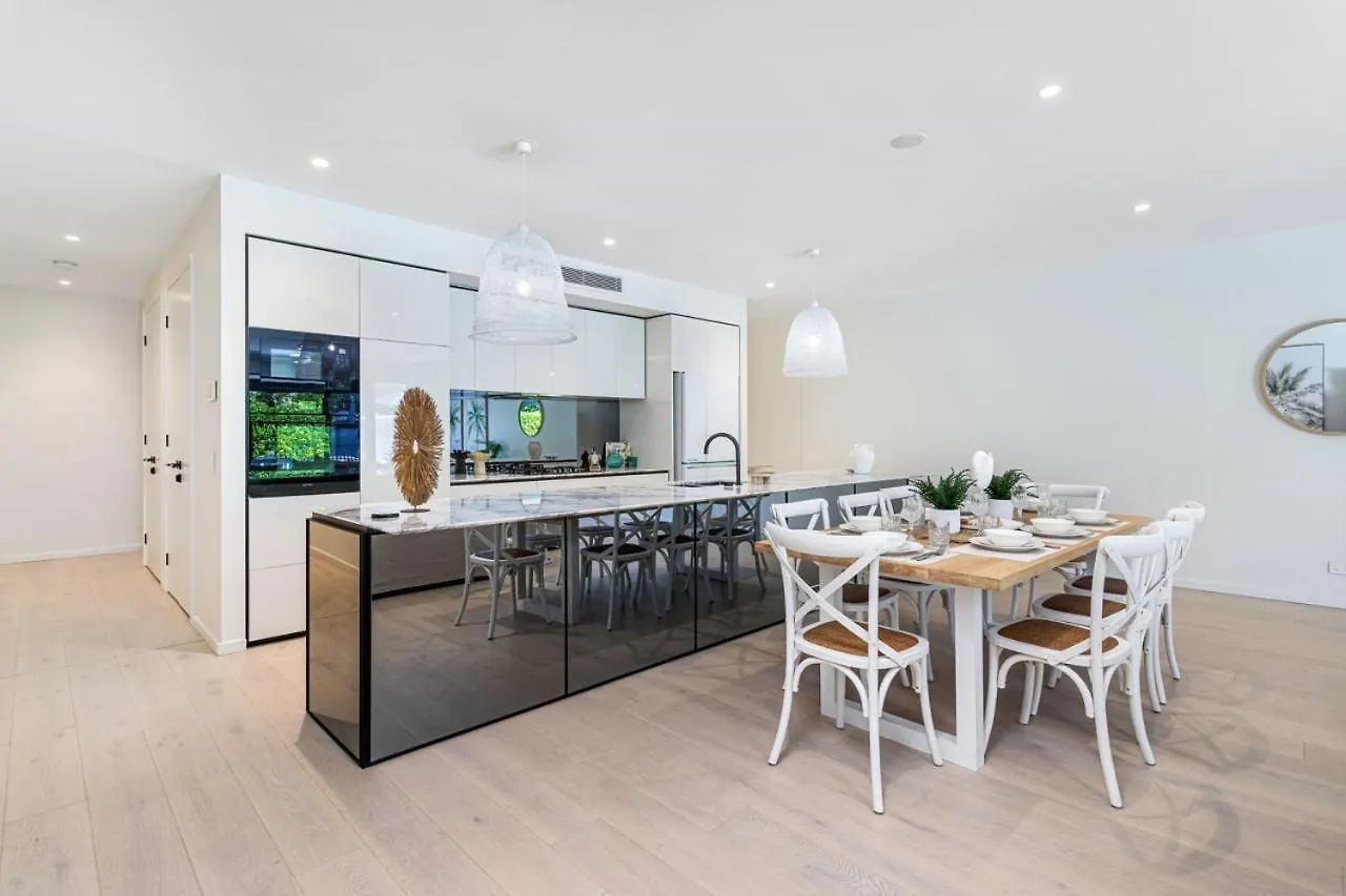 Modern Palms Getaway Villa Gold Coast Holiday home