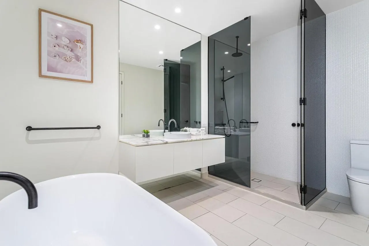 Modern Palms Getaway Villa Gold Coast