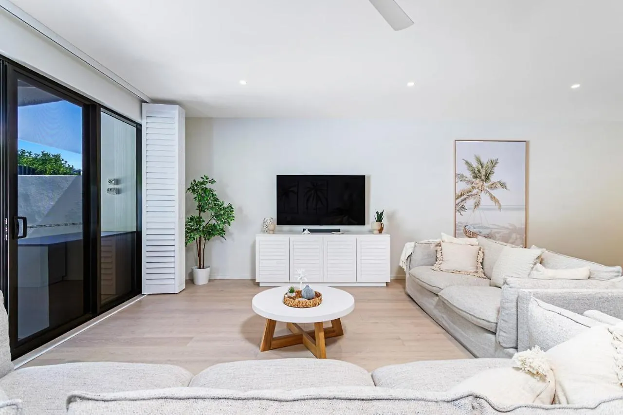 Modern Palms Getaway Villa Gold Coast 0*,