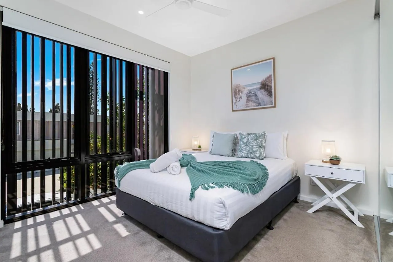 Modern Palms Getaway Villa Gold Coast