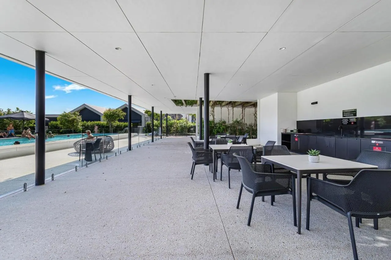 Modern Palms Getaway Villa Gold Coast Australia