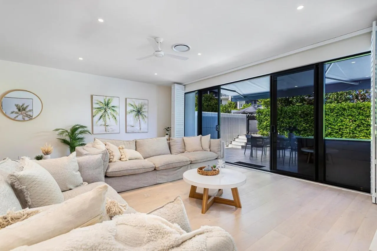 Modern Palms Getaway Villa Gold Coast
